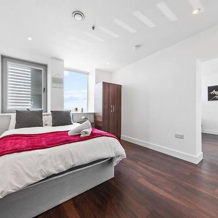Beautiful Living Sleep 7 In London Bp34 Apartment Exterior photo