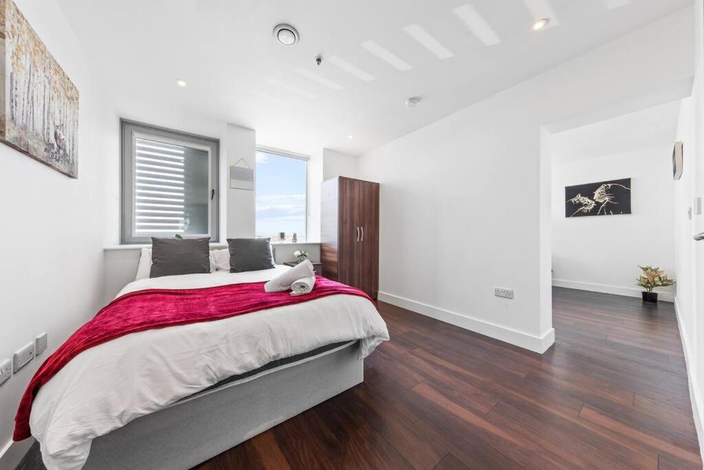 Beautiful Living Sleep 7 In London Bp34 Apartment Exterior photo