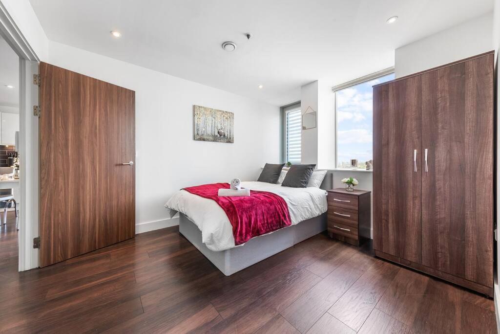 Beautiful Living Sleep 7 In London Bp34 Apartment Exterior photo